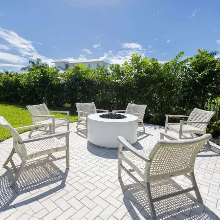 Brand New Catchlight House With Private Pool