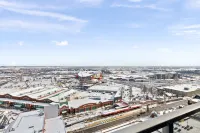 Stylish Downtown Condos by Globalstay - Mountain view