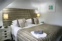 Townhouse Rooms Hotels in Carnon Downs