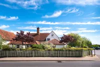 The Crown Inn Hotels in Leavenheath
