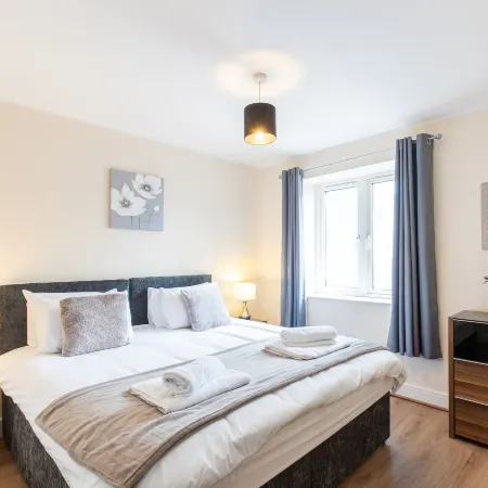 1-Bedroom Apartment with Balcony, Hoddesdon