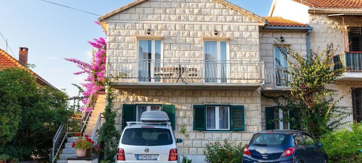 Apartments Martic Hotels in Supetar