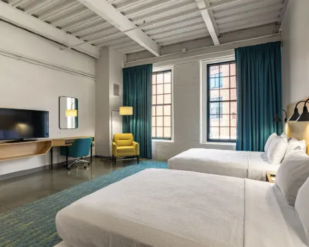 The Warehouse Hotel at Champion Mill Hotele w: Hamilton