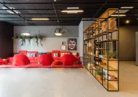 查理阿爾法維爾