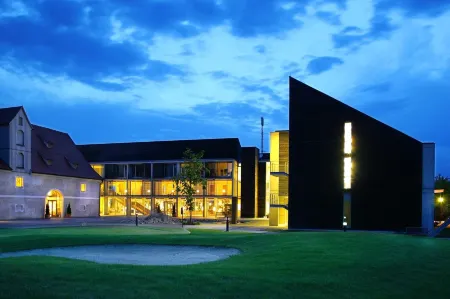 Waldsee Golf-Resort Отели в г. Бад-Вурцах