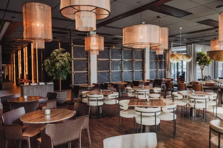 Clarion Hotel the Pier Отели рядом с достопримечательностью «Skansen Kronan»