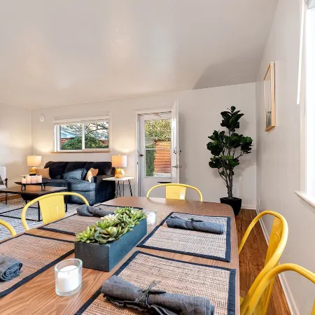 Hidden Gem Near Old Town | Grill & Cruiser Bikes!