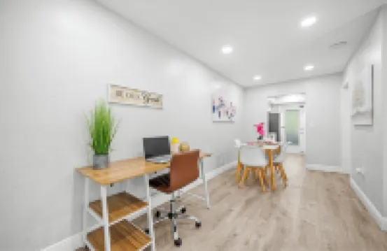 Bayview Regency Apartments by Lowkl