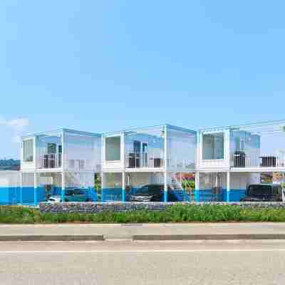 Wharf&CO. Hotel Exterior