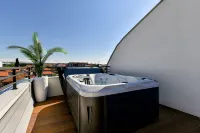 Luxury Penthouse Berin with Rooftop Terrace and Jacuzzi - Hot Tub