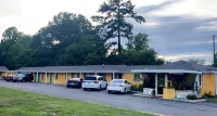 Lamplighter Inn