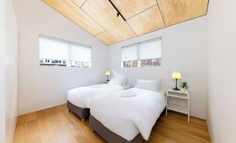 Wadano Hill Chalet by Hhg