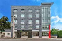 Holiday Inn Express & Suites Jersey City - Holland Tunnel Hotels near Journal Square