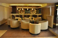 Sapna Clarks Inn Lucknow - bar