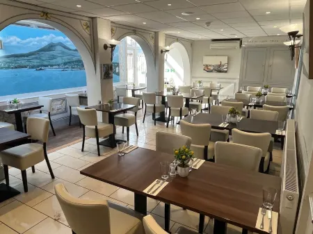 Sorrento Hotel & Restaurant Отели в г. Кембридж