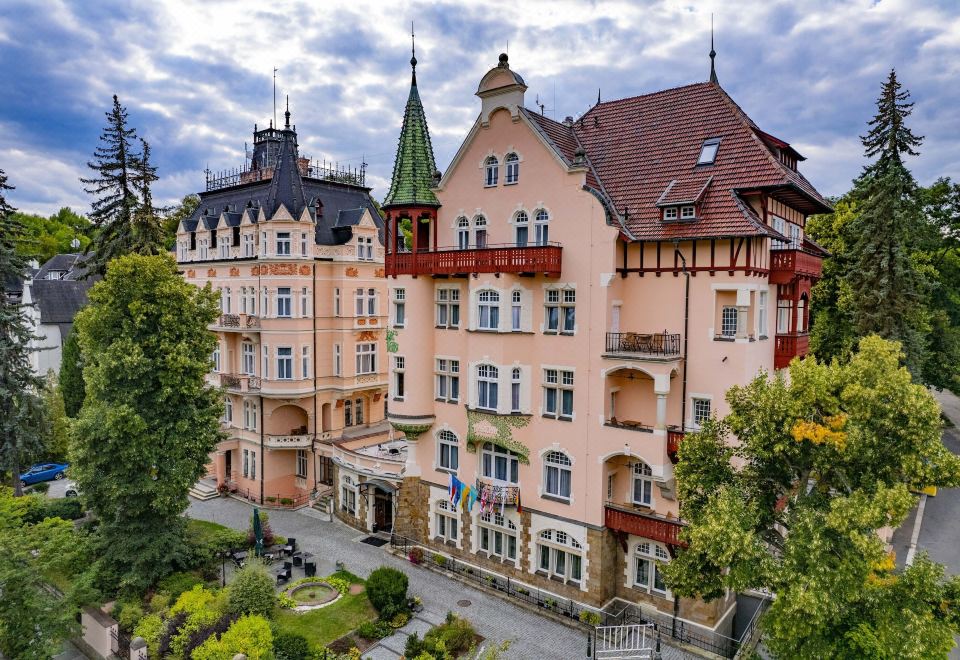 hotel overview picture