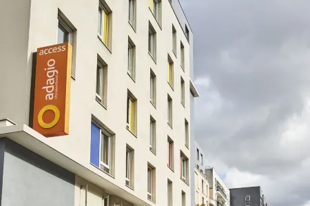 Aparthotel Adagio Access Paris Saint-Denis Pleyel Отели рядом с достопримечательностью «Groupe AFNOR»
