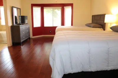 Family fun home with heated pool near Heritage park, Hoover Dam, Boulder City Hotels in der Nähe von Nevada State College