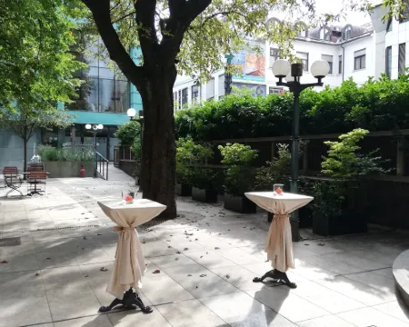 Eurostars Uhotel Hotels in Center District