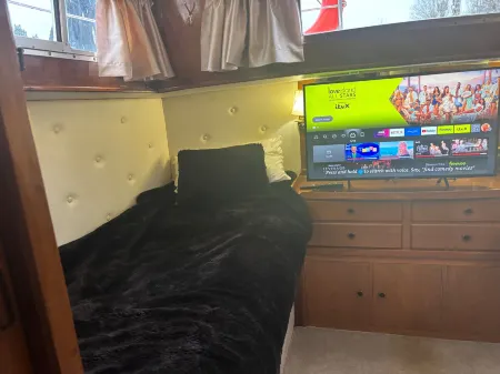 Riverside Boat Retreat on the River Thames Отели в г. Виндзор