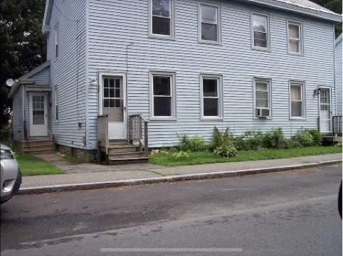 Walk to campus; open concept kitchen/living;nature trail at end of this quiet st