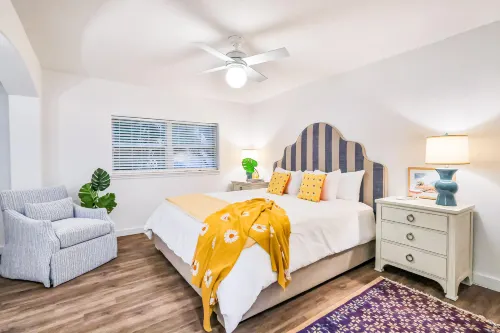 Well-Located & Equipped Beach Condo w/Shared Pool, Washer/Dryer, Free WiFi Hotels in Anna Maria