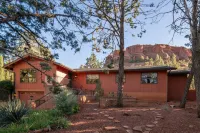 Stunning Pool and Hot Tub Oasis - Luxurious Retreat with Forest Views