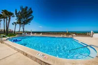 Breathtaking Gulf Views and Shared Pool - Stunning Beachfront Retreat Hotels in Belleair Beach