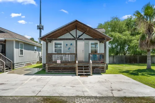 Community Pool and Cozy Comfort - Charming Cottage Retreat Hotels in Aransas County
