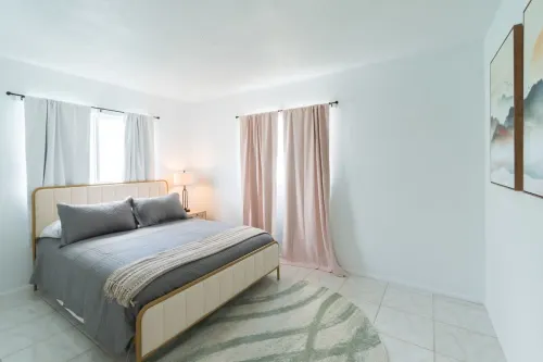 Beachside Condo with Pool Access - Stunning Coastal Retreat