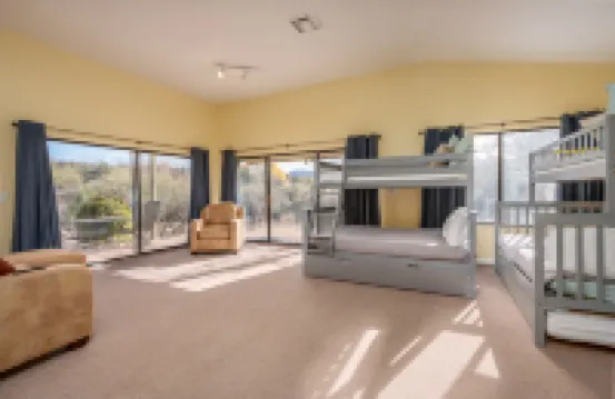 Cathedral Views Hotels near Subway Cave