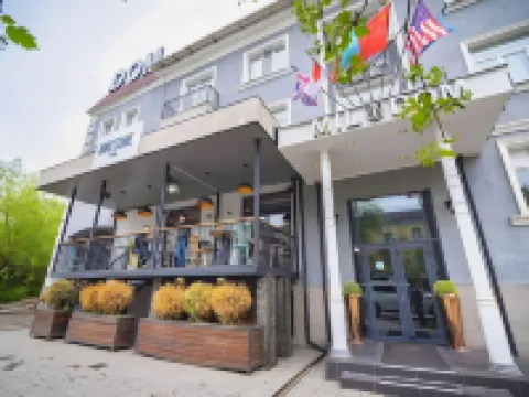 Mildom Premium Hotel Hoteles en Almatý