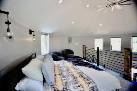 Nature's Wonders and Lush Surroundings - Serene Rustic Escape