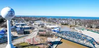 Charming Lakeside Retreat with Firepit and Grill - Cozy Escape Hotels in Vermilion