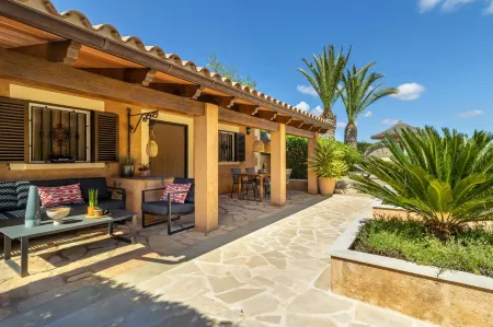 SON LLANERAS VILLA - NEAR ES TRENC, MALLORCA, RELAXING GETAWAY, POOL, A/C, WIFI