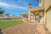 Themed Rooms, Outdoor Kitchen and Scenic Views - Charming Family Retreat