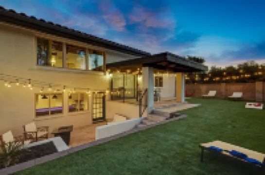 Heated Pool, Theater, Full Gym, Golf Course Access - Stunning Retreat