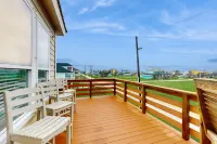 Elevated, Gulf View Home Steps from the Beach w/ Large Deck & Central AC Hotel a Bolivar Peninsula