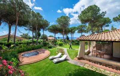 Is Morus Relais Hotels in Fox E Sali-monte Agumu