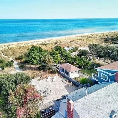 Your own private beach with this charming 3-bedroom beachfront house!