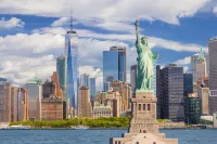 Game Room and Modern Amenities - Spacious Luxe Retreat فنادق في Bayonne
