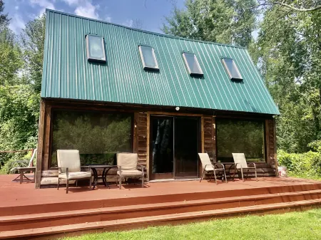 Kayaks and Hot Tub with River Views - Stunning Tranquil Retreat