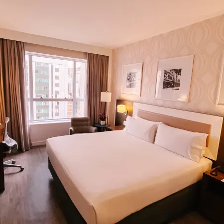 Holiday Inn BELO HORIZONTE SAVASSI by IHG Отели рядом с достопримечательностью «Площадь Савасси»