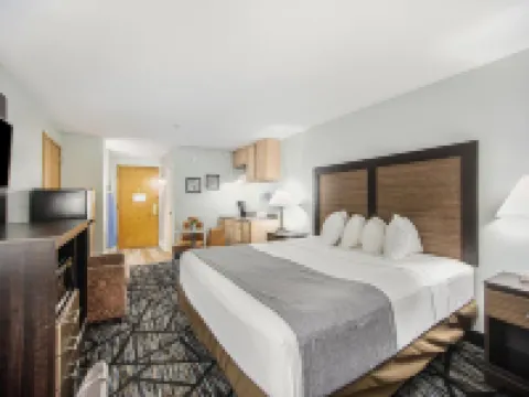 Baymont by Wyndham Grand Haven Hotels in Grand Haven
