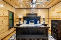 Scenic Mountain Cabin Retreat - Hot Tub, Foosball, Deck Hotels in McCurtain County
