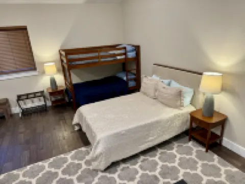 Lakeside Access and Stylish Living Spaces - Serene Nature Retreat