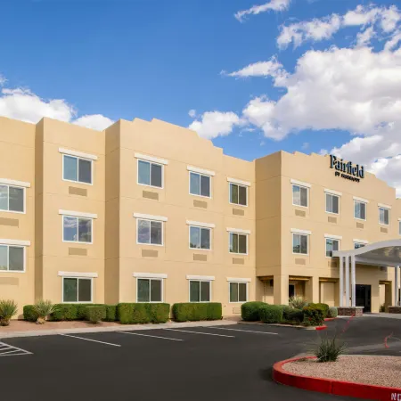 Fairfield Inn & Suites Scottsdale Old Town Отели рядом с достопримечательностью «Папаго Парк»