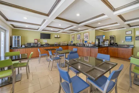 Best Western Antelope Inn  Suites