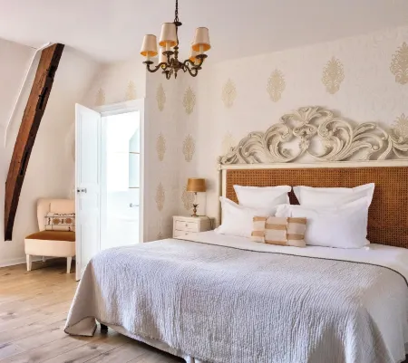 Hôtel du Mail Отели рядом с достопримечательностью «Ancien couvent de la Baumette»