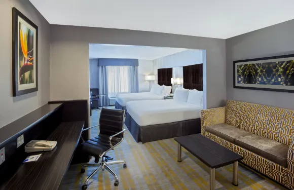 智選假日套房酒店古柏